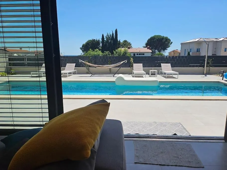 Chandra Villa, New - 10M Heated Pool Novigrad  Villa Novigrad (Istria)