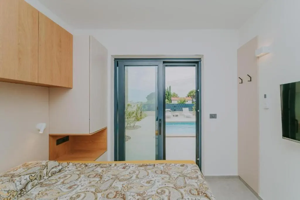 Chandra Villa, New - 10M Heated Pool Novigrad  0*, Novigrad (Istria) Croatia