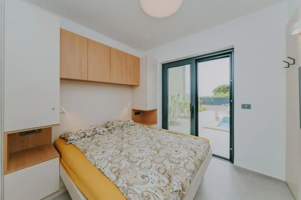 Chandra Villa, New - 10M Heated Pool Novigrad  Novigrad (Istria)
