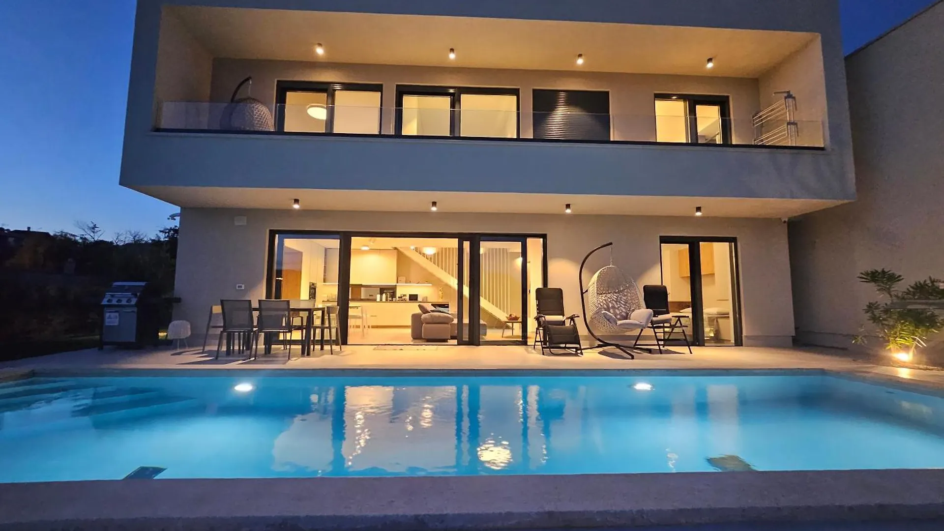 Chandra Villa, New - 10M Heated Pool Novigrad