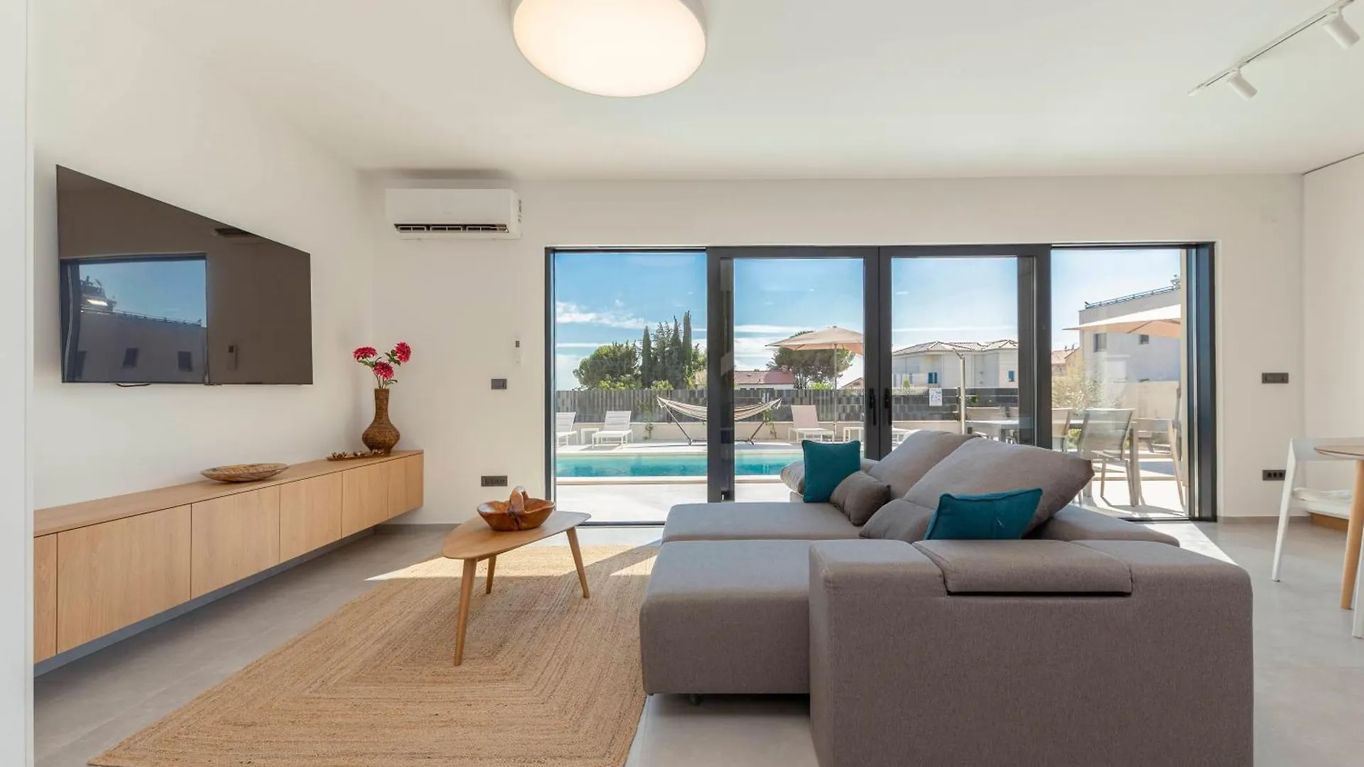 Villa Chandra Villa, New - 10M Heated Pool Novigrad  Croatia